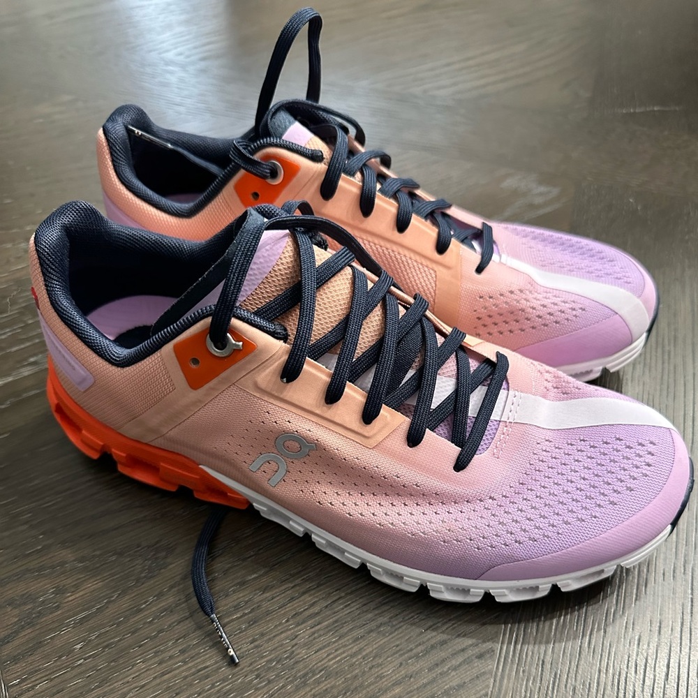 On Cloudflow Fiji/Rose size 7.5